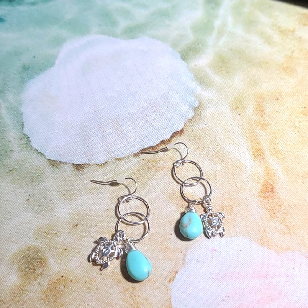 Turtle & tourquise drop dangle silvertone earrings NWT